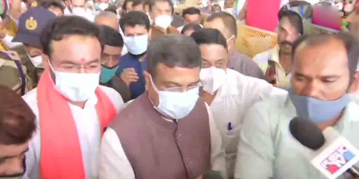 మ‌రికాసేప‌ట్లో క‌ర్ణాట‌క కొత్త సీఎం పేరు ఖరారు..!