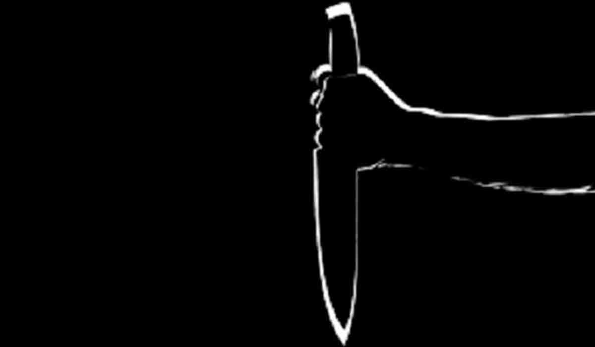 హైద‌రాబాద్‌లో యువ‌కుడిపై క‌త్తితో దాడి