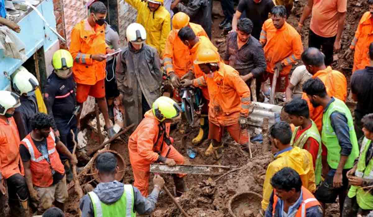 రాయ్‌గ‌ఢ్ జిల్లాలో విరిగిప‌డ్డ కొండ‌చ‌రియ‌లు.. 36 మంది మృతి