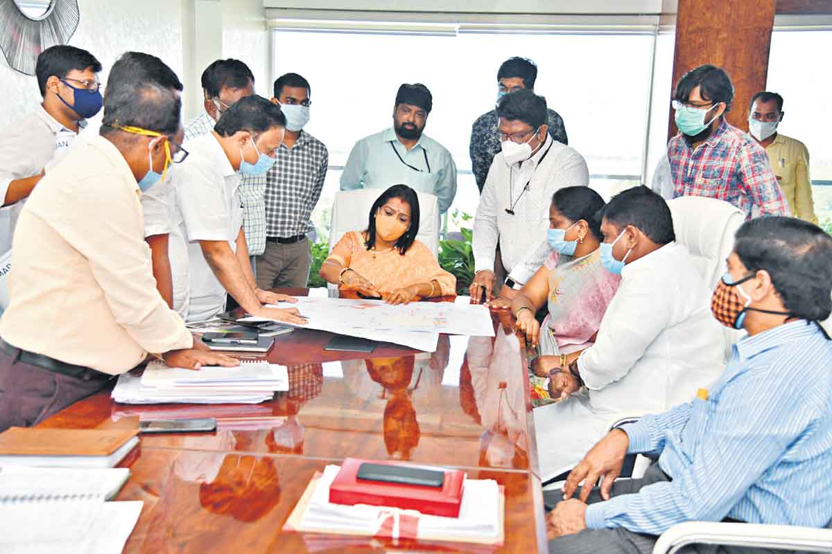 సరూర్‌నగర్‌, నాగోల్‌ చెరువులకుబాక్స్‌ డ్రైన్లు