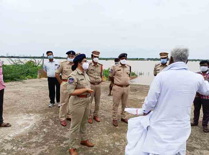 ప్రజలు అప్రమత్తంగా ఉండాలి
