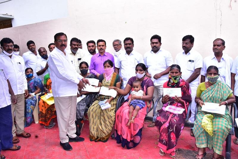 పల్లెలు ప్రగతి సాధించాలి