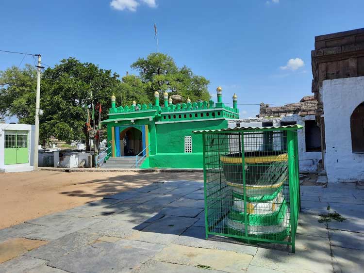 మతసామరస్యానికి ప్రతీకషాఅలీ పహిల్వాన్‌ ఉర్సు