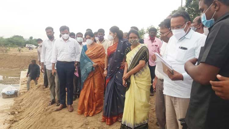 మరిన్ని చెక్‌డ్యాంల నిర్మాణానికి ప్రతిపాదనలు పంపాలి