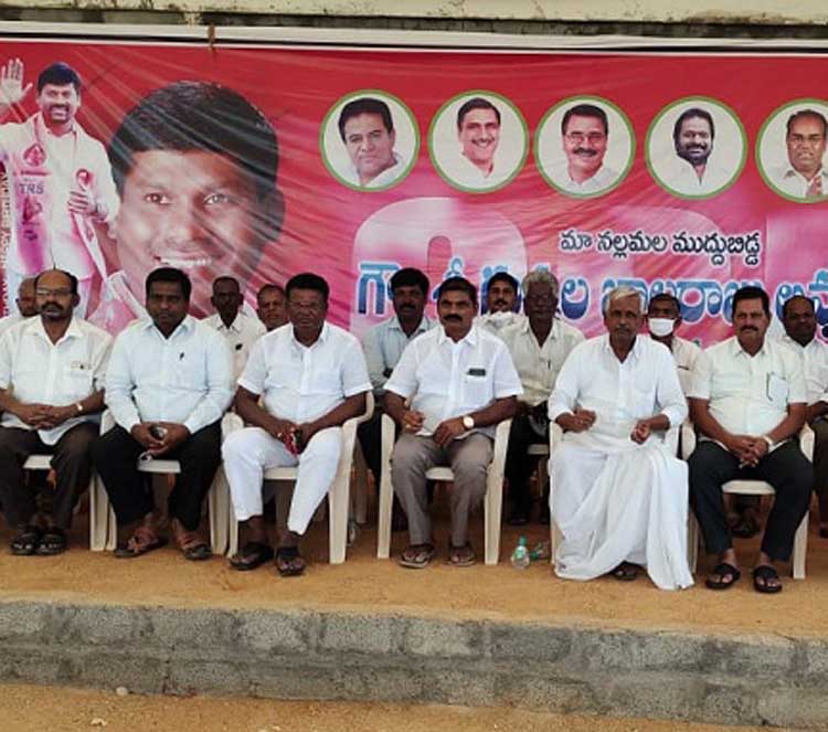 రెడ్డివర్గానికి అండగా ప్రభుత్వ విప్‌ గువ్వల