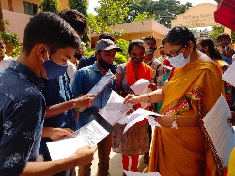 ప్రశాంతంగా అర్హత పరీక్ష