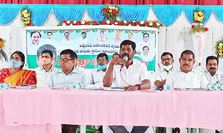 పల్లెప్రగతితో పల్లెలు పచ్చబడాలి