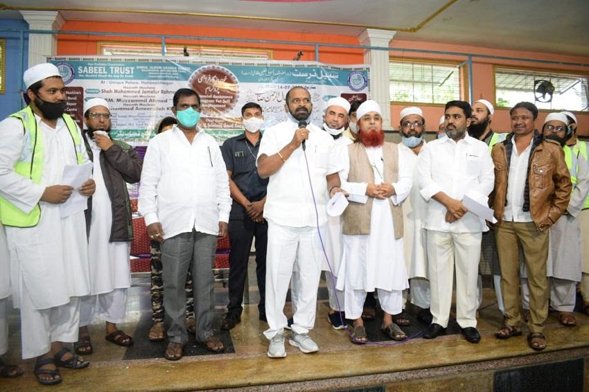 సామాజిక సేవ చేయాలి