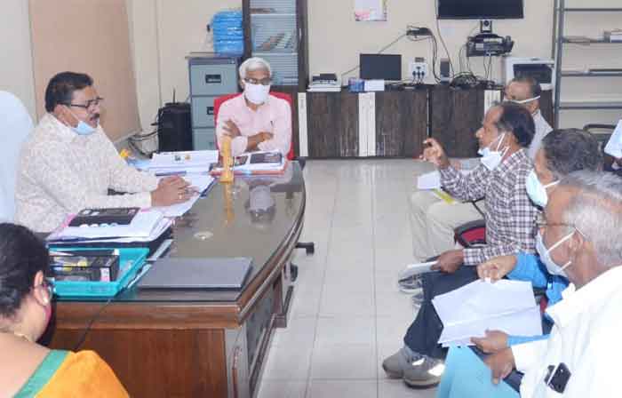 నిర్వాసితులకు పునరావాసం కల్పించాలి