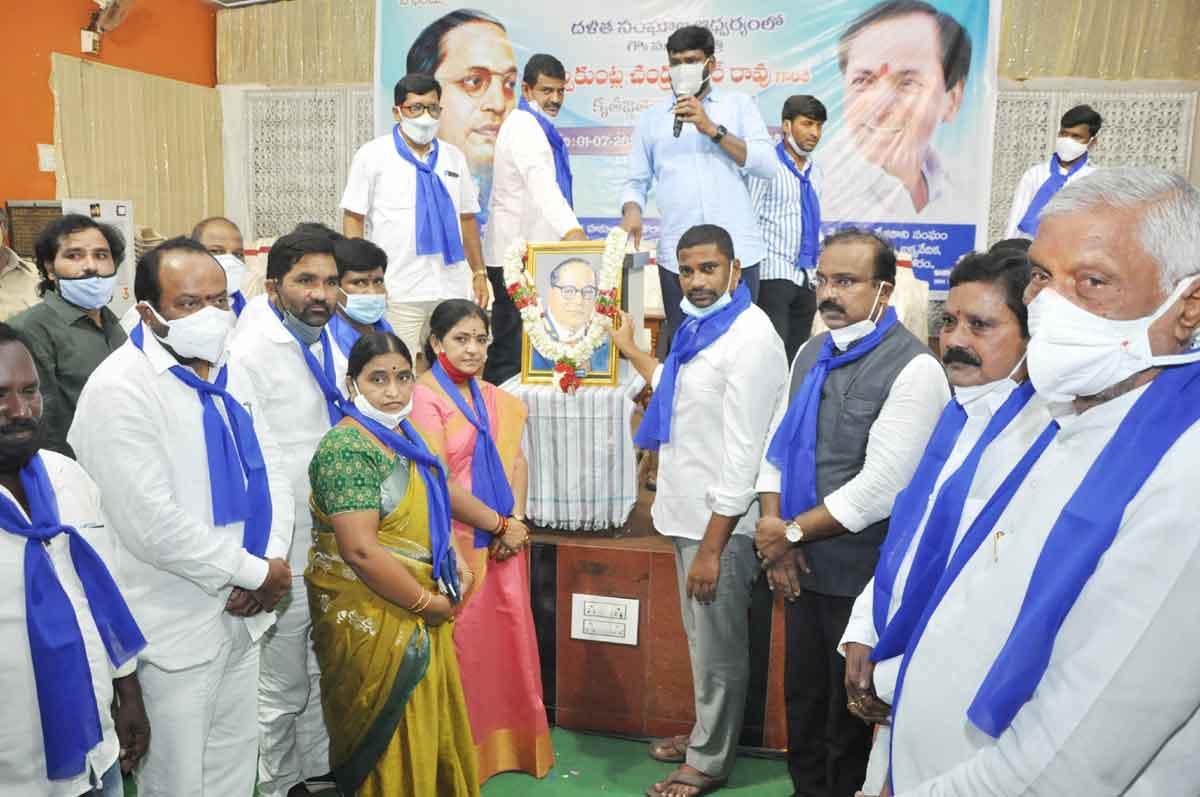 ఆర్థిక స్వావలంబన కోసమే దళిత సాధికారత పథకం