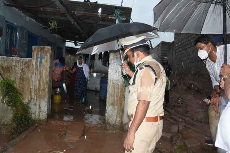 ప్రజలు ధైర్యంగా ఉండాలి