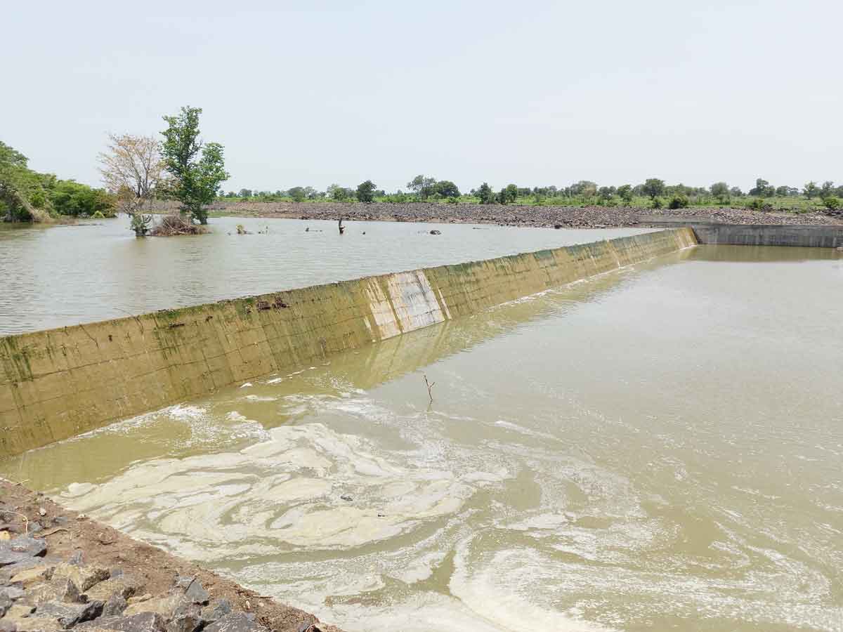 చెక్‌ డ్యాంలతో జలకళ