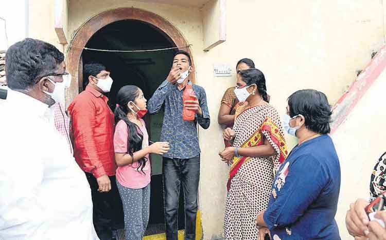 మాత్రల పంపిణీ పకడ్బందీగా చేపట్టాలి