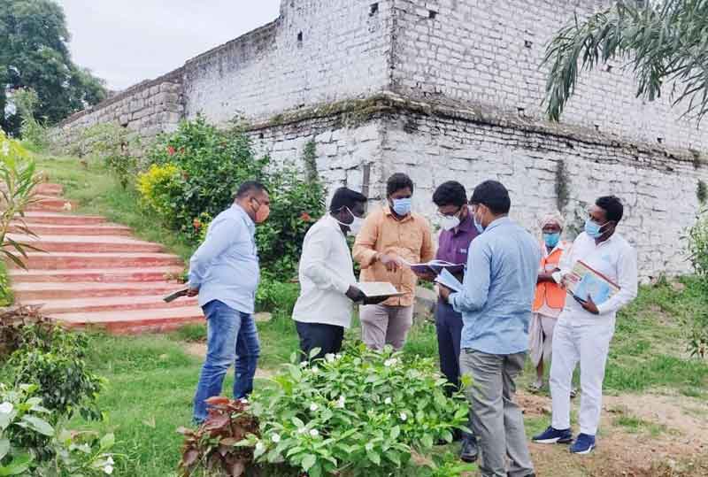 నాటిన ప్రతి మొక్కనూ రక్షించాలి