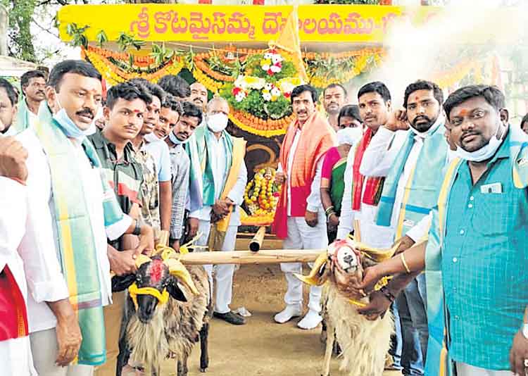 మమ్మేలు తల్లీ మహంకాళి