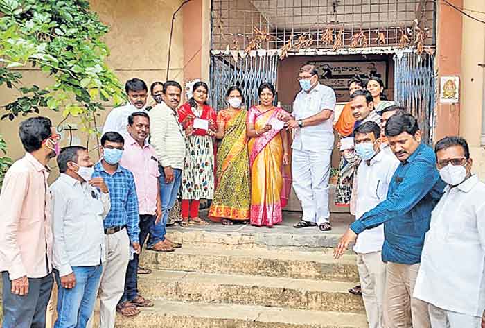 మెరుగైన విద్యకు ఉపాధ్యాయలు కృషి చేయాలి