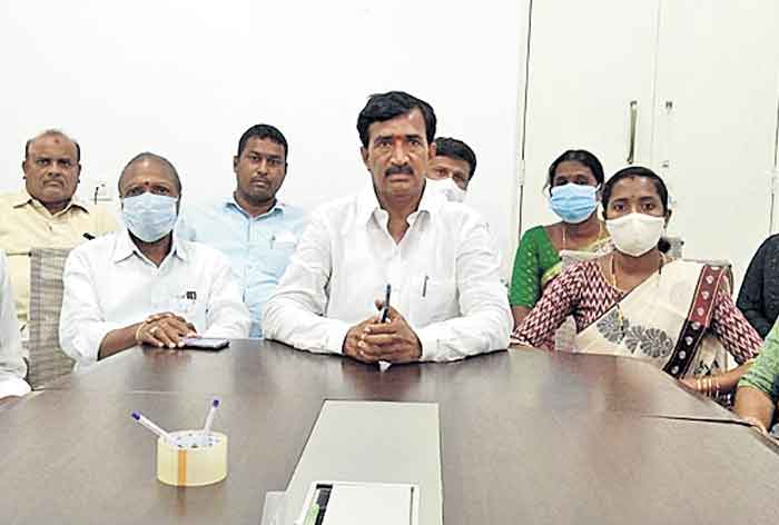 ధరలపెంపునకు కారణం కాంగ్రెస్సే..