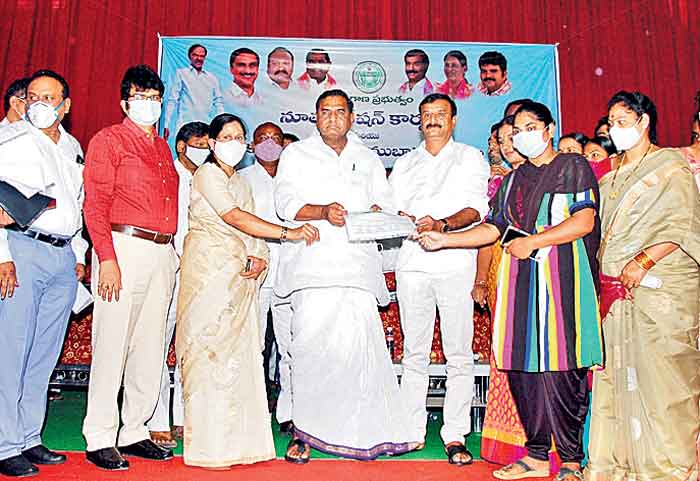 ఏ ఒక్కరూ ఆకలితో ఉండొద్దు