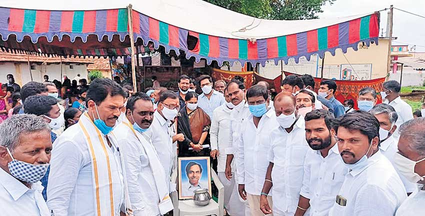 మన గ్రామాన్ని మనమే బాగు చేసుకుందాం..