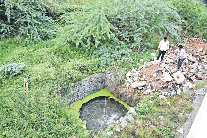 కూల్చివేత..పూడ్చివేత