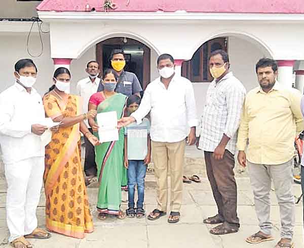 నిరుపేదల సంక్షేమమే ప్రభుత్వ ధ్యేయం