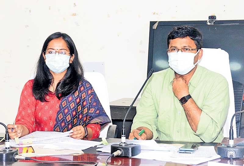 బృహత్‌ పల్లె ప్రకృతి వనాలను తీర్చిదిద్దాలి