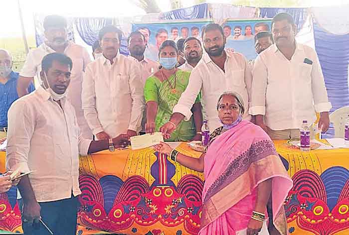 సంక్షేమ పథకాల్లో తెలంగాణ నెంబర్‌వన్‌