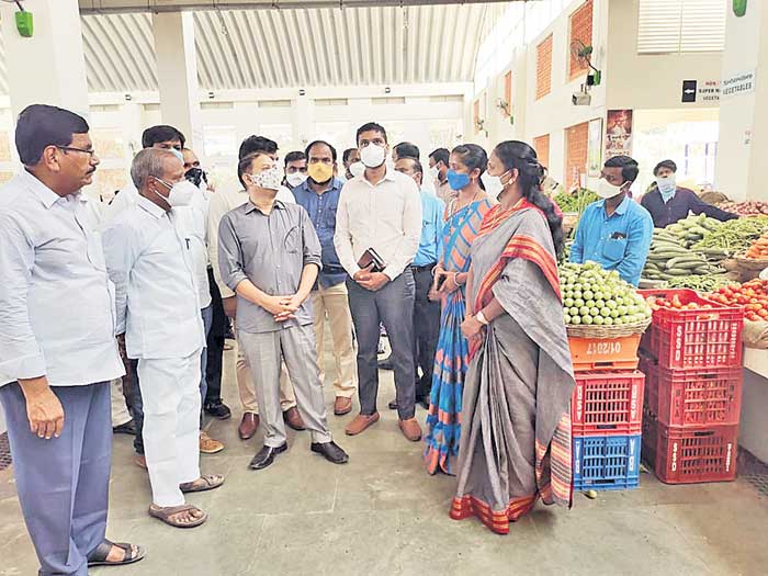 సమీకృత మార్కెట్‌తో చిరు వ్యాపారులకు సౌకర్యం