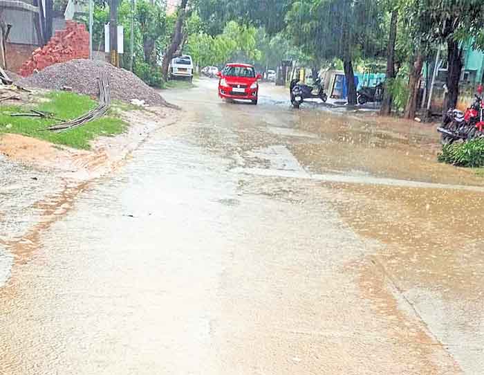 ఎడతెరిపి లేకుండా వర్షాలు