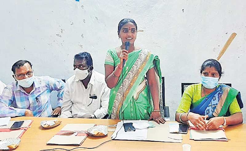 ప్రతి ఒక్కరూ వ్యాక్సిన్‌ వేసుకోవాలి