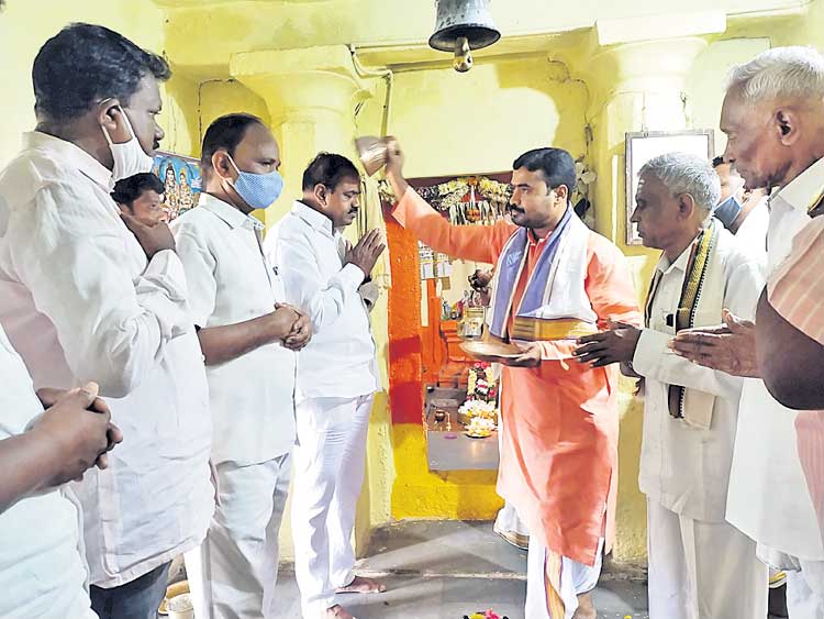 ఆలయాల అభివృద్ధిపై ప్రత్యేక దృష్టి