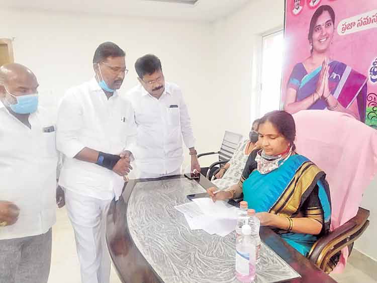 ప్రజల సమస్యలు పరిష్కరిస్తా