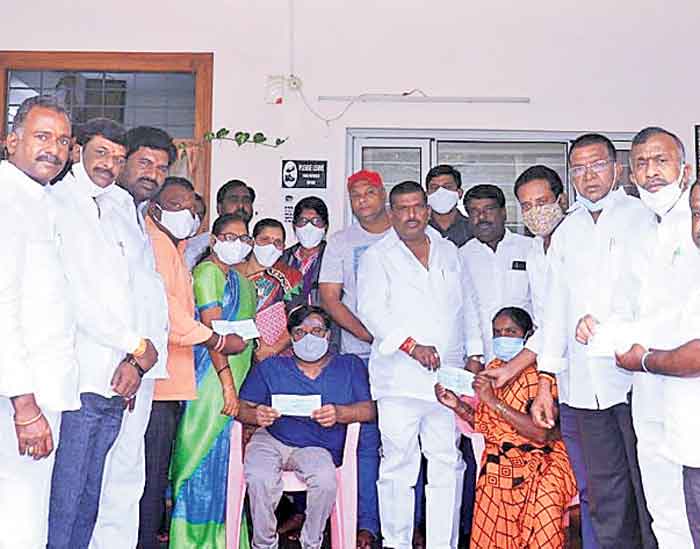 పేదల పక్షపాతి సీఎం కేసీఆర్‌