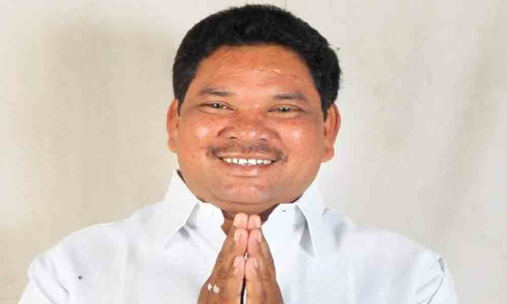 ఎంపీ సోయం బాపూరావు రాజీనామాకు ఆదివాసీల డిమాండ్‌