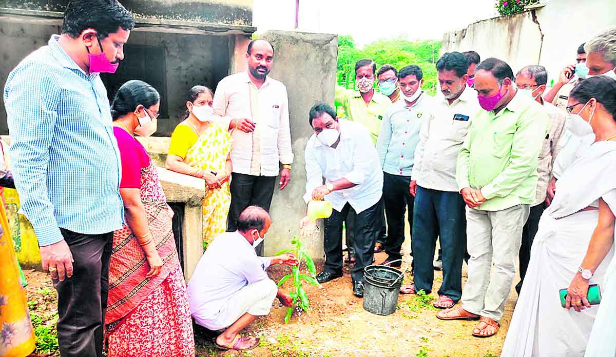 ఊరూవాడా ఫ్రైడ్రైడే