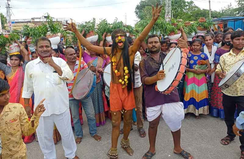 అమ్మా బైలెల్లినామో..