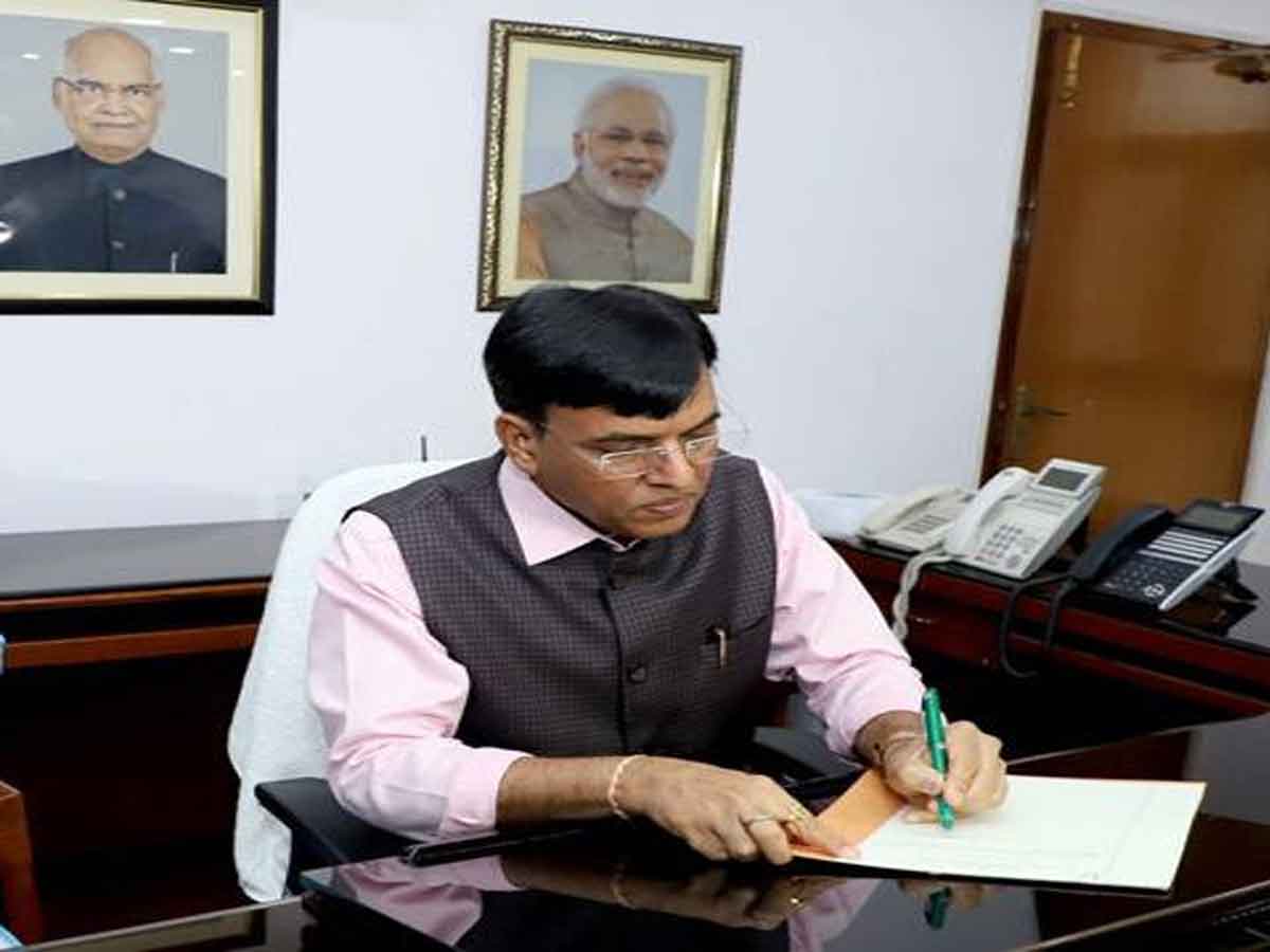 వ్యాక్సిన్ మైత్రిలో భాగంగా కోవిడ్ టీకాలు ఎగుమ‌తి చేస్తాం:  మంత్రి మాండ‌వీయ‌