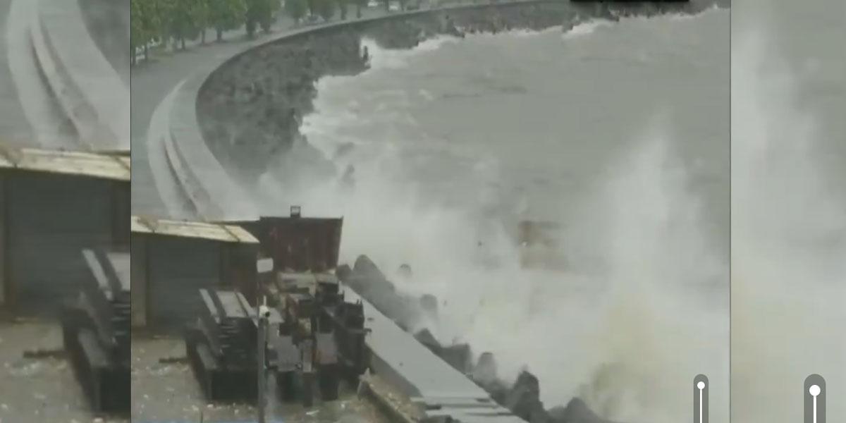 మెరైన్ డ్రైవ్ వ‌ద్ద ఉవ్వెత్తున ఎగిసిప‌డుతున్న అల‌లు.. వీడియో