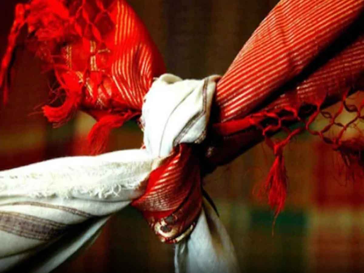 20 ఏండ్ల సహ జీవనం తర్వాత.. పెండ్లి చేసుకున్న వృద్ధ జంట