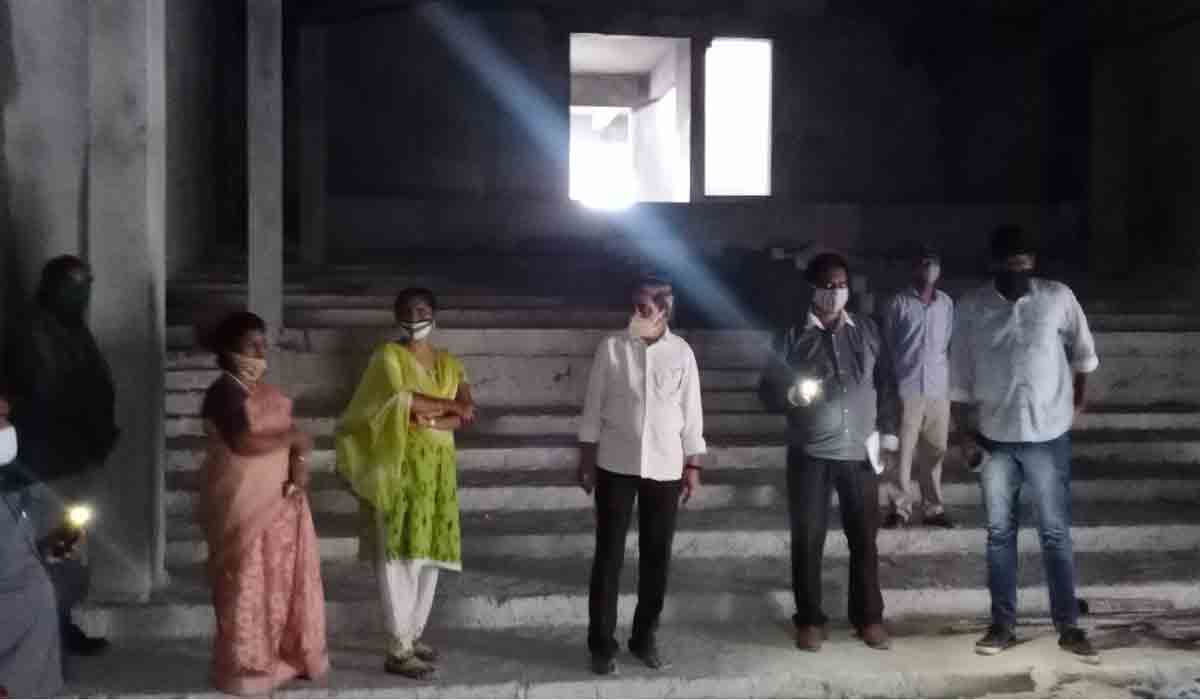 మీడియా అకాడమి భవనాన్ని ప‌రిశీలించిన అల్లం నారాయ‌ణ‌