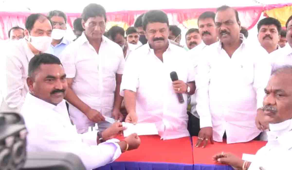 కొవిడ్‌ నిబంధనలు పాటిస్తూ ఉత్సవాలు జరుపుకోవాలి : మంత్రి తలసాని