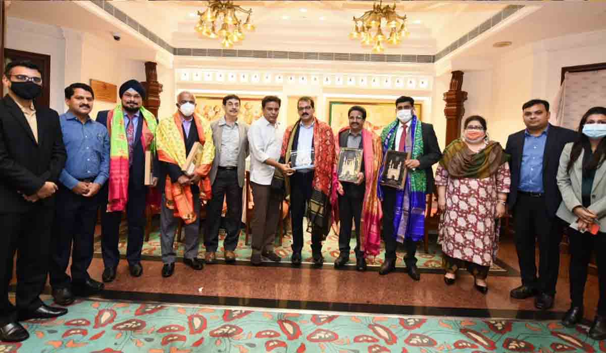 మంత్రి కేటీఆర్‌తో కైటెక్స్ కంపెనీ ప్ర‌తినిధులు భేటీ