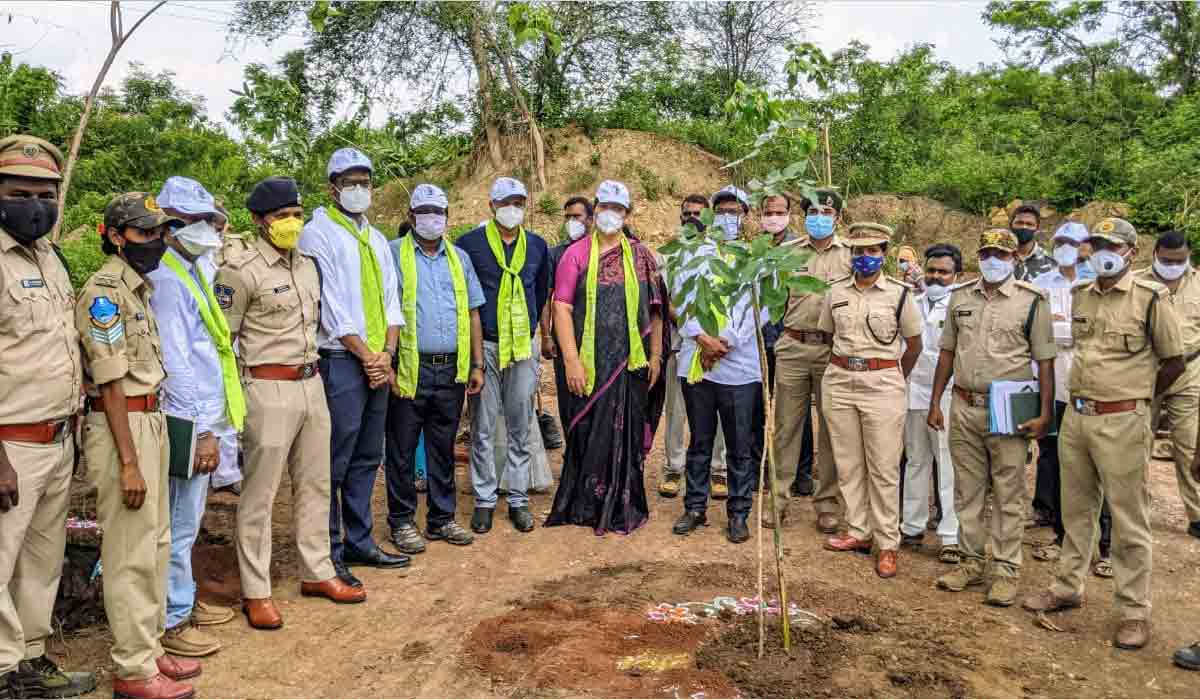 ప‌ల్లెప్ర‌గ‌తి కార్య‌క్ర‌మంలో పాల్గొన్న మంత్రి స‌త్య‌వ‌తి రాథోడ్