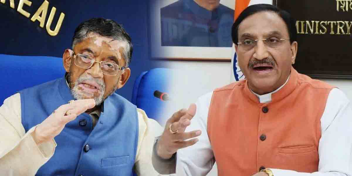 మంత్రి పదవులకు రమేశ్‌ పొఖ్రియాల్‌, సంతోష్‌ గంగ్వార్‌ రాజీనామా