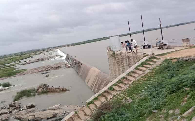 జూరాలకు తగ్గిన ఇన్‌ఫ్లో