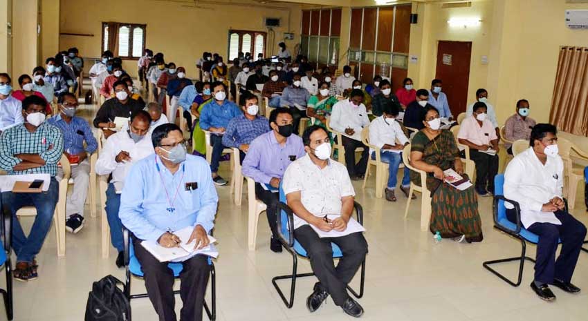 కరోనా నియంత్రణకు చర్యలు చేపట్టాలి