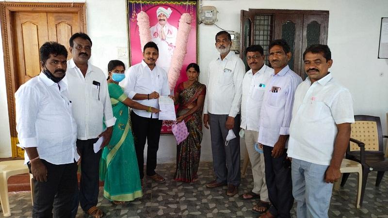 కార్యకర్తలకు అండగా టీఆర్‌ఎస్‌