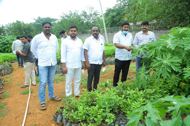 పల్లెల్లో ముమ్మరంగా ప్రగతి పనులు