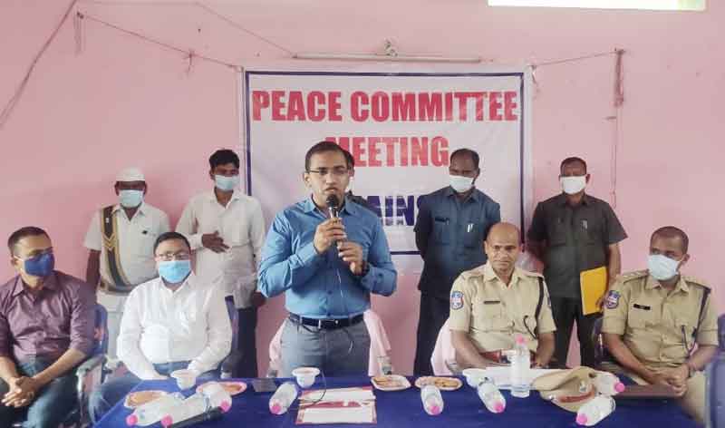 పండుగలను శాంతియుతంగా నిర్వహించుకోవాలి