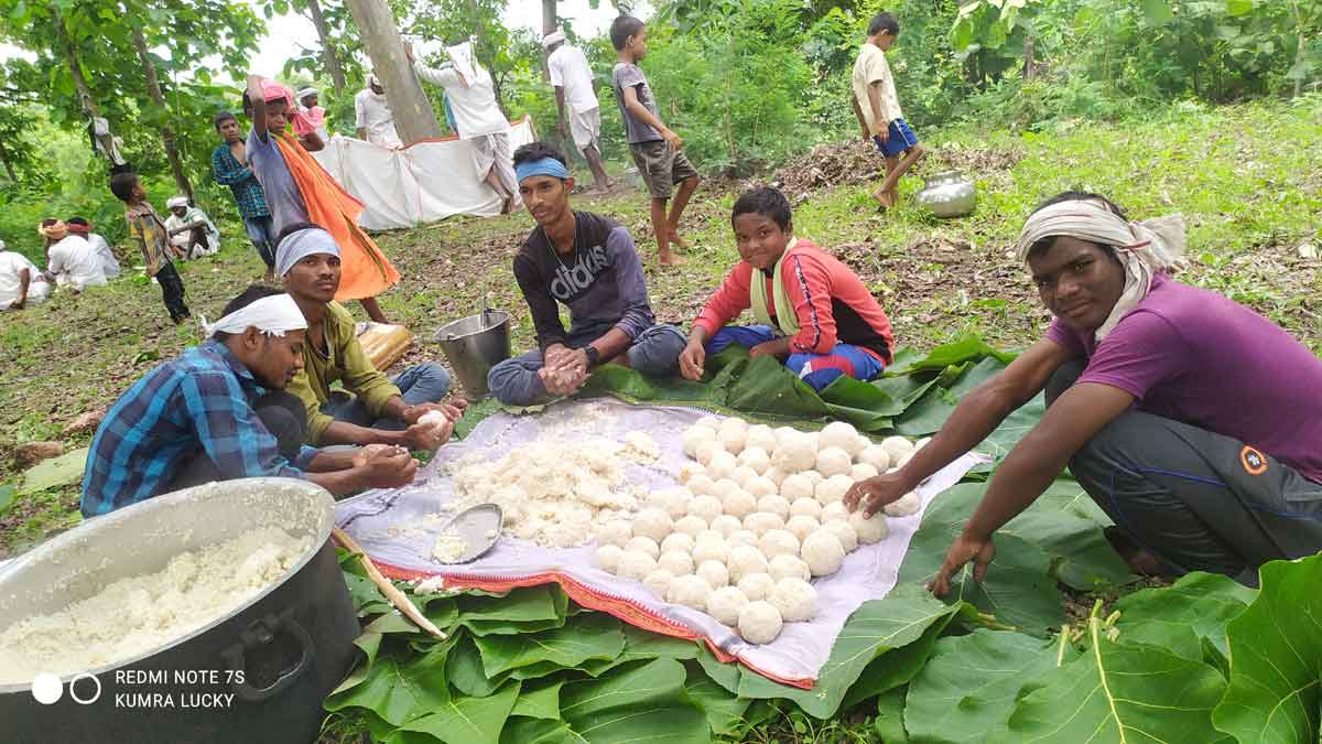 గిరిగూడేల్లో అకాడీ పూజలు..